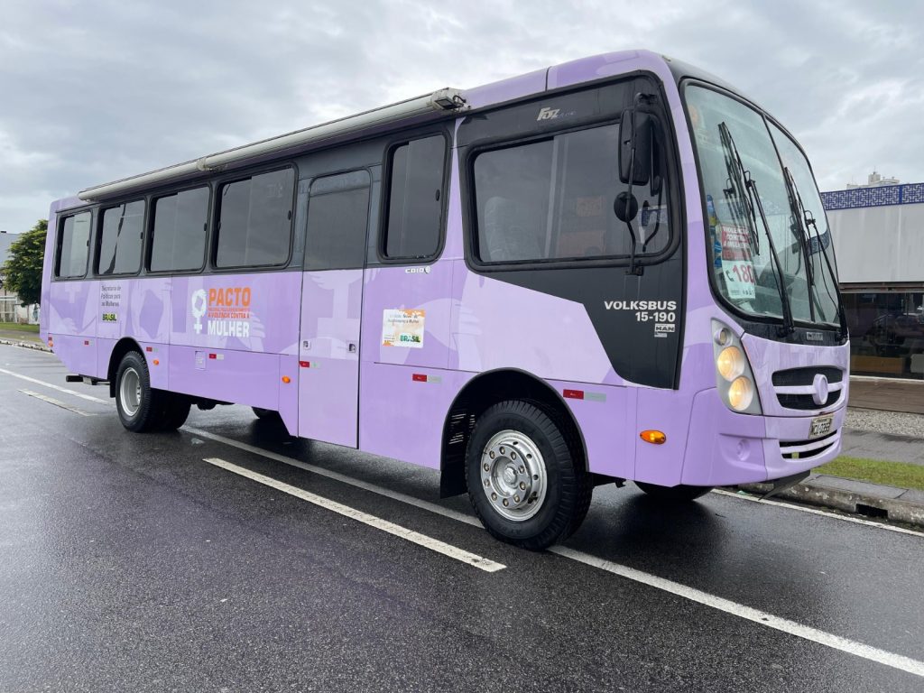 onibus lilás