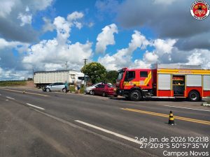 Colisão entre três veículos deixa feridos na BR-470, em Campos Novos