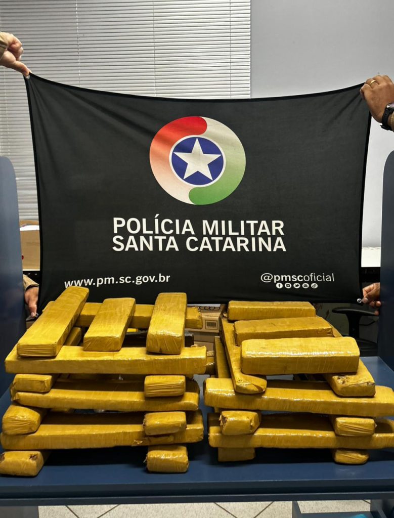 Após perseguição, Polícia Militar apreende 25kg de maconha em Caçador