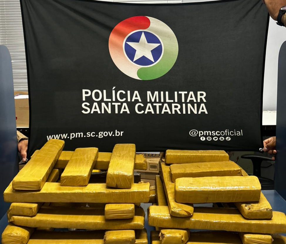 Após perseguição, Polícia Militar apreende 25kg de maconha em Caçador