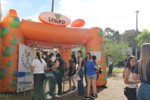 As atividades envolveram acadêmicos e professores, que realizaram atendimentos, orientações e ações educativas voltadas a pais, alunos e à comunidade escolar.