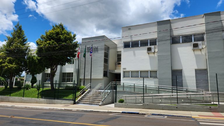 Homem é condenado a 20 anos de prisão por tentativa de feminicídio em Caçador