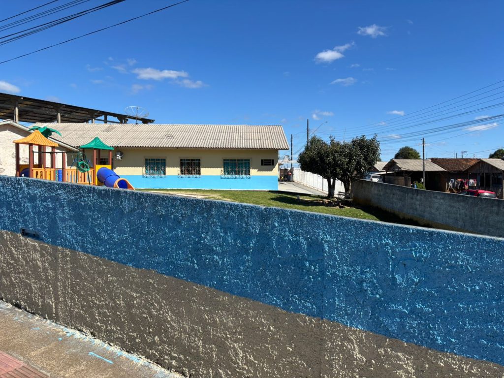 Cor de partido em espaços públicos leva prefeito de Lebon Regis a acordo com Ministério Público