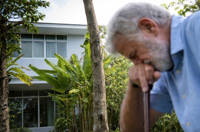 Idoso expulso de casa após morte da companheira será indenizado em SC