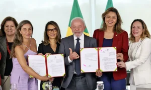 Lula sanciona lei que permite tornozeleira eletrônica para agressores mulher