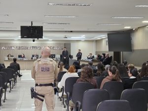 Réus são condenados a mais de 50 anos de prisão por matar homem em situação de rua e simular a própria morte