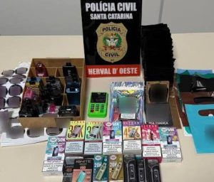 Polícia Civil apreende cigarros eletrônicos no Meio-Oeste após denúncias de vendas para adolescentes