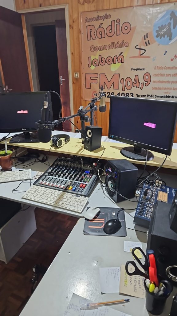 Anatel interrompe funcionamento de rádio FM clandestina em Jaborá