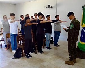 Cerca de 400 jovens participam da seleção para o serviço militar em Videira