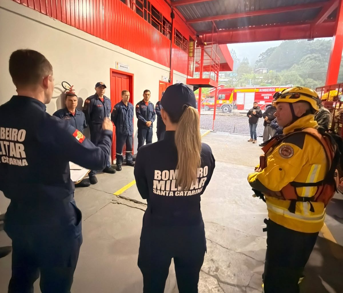 Buscas por helicóptero desaparecido entram no segundo dia na Serra catarinense