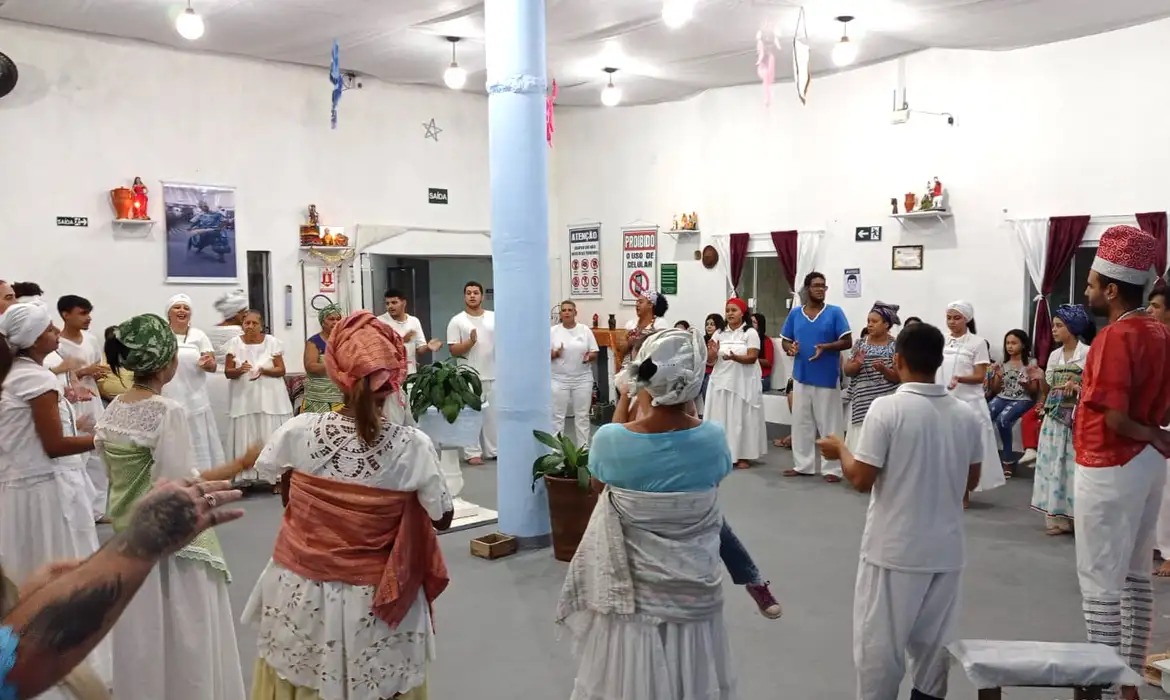 Eleitores de religiões de matriz africana relatam falta de representação nas campanhas de 2026