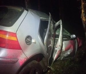 Motorista morre após carro sair da pista e bater contra árvore em Caçador